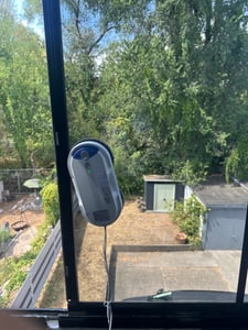 Grenintol Fensterputzroboter mit Sprühfunktion, 3800 Pa Saugleistung, intelligenter Kantenerkennung für Fenster, Spiegel und Glastüren Kunden-Foto 1