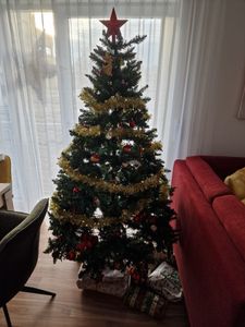 Albero di Natale artificiale Premium 180 cm - con supporto in legno, abete Nordmann, abete artificiale, realistico, rami fitti con LED Foto del cliente 5