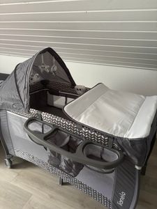 Lionelo Sven Plus 2in1 Baby Bett Laufstall Baby bis 15 kg Wickelauflage luftige Seitenwände mit Seiteneingang - Türkis Kunden-Foto 1