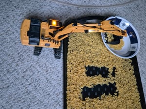YIGONG 520 RC reťazové rýpadlo 1:50, diaľkovo ovládané rýpadlo s kovovou lopatou, svetlom, zvukom a elektrickým zdvihom, žlté, pre deti a zberateľov Fotografia od zákazníka č. 1