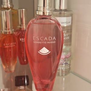 ESCADA Sorbetto Rosso Limited Edition EDT für Frauen, 100 ml Kunden-Foto 1