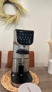 Gelatiera IcyTreat IC-1010 EU – Certificata CE – Completamente automatica, corpo in acciaio inox – Dotata di 3 contenitori e 12 programmi – Argento Foto del cliente 1