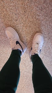 Nike Air Force 1 ’07  low LV8 43 HQ2037-100 Foto del cliente 1