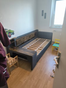 Cama tapizada Flieks de 90x200 cm con escritorio, sofá cama tipo chaise longue con puertos USB y Type-C, cama individual con espacio de almacenamiento, color lino, gris Foto del cliente 1