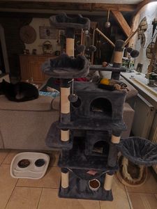 Yaheetech Katzenbaum 170cm Kratzbaum XL Stabiler Kletterbaum für Katzen, mit Aussichtsplattform Katzenhöhlen Hängematte Liegemulde, Beige Kunden-Foto 3
