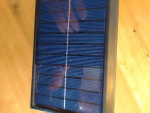 Solarleuchten Außen mit Bewegungsmelder, 74 LED Solar Strahler Außen, 360° Drehbar, 3 Modi Wandleuchte, 2400mAh Solar Außenleuchte, LED Solarlampen Kunden-Foto 9