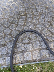 TRESKO® Flexibler Gartenschlauch Premium 30m | Wasserschlauch flexibel mit 3-Fach Latexkern | dehnbarer flexiSchlauch | alle Verschraubungen aus hochwertigem Messing Kunden-Foto 2