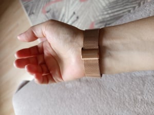 Levowatch TINY Smartwatch Damen, 8mm slim & curved, Metallgehäuse, Telefon Funktion, AMOLED Always-On, Sprachsteuerung, 3 Armbänder, wasserdicht, Puls Kunden-Foto 2