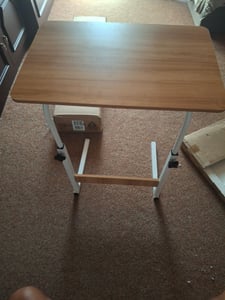 Table de travail portable en bois, réglable en hauteur jusqu'à 90 cm, avec roulettes, polyvalente - EVOSTUL Photo du client 1