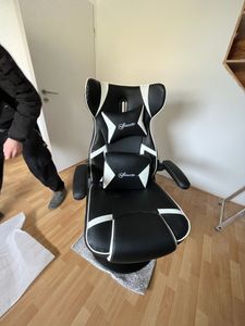 Vinsetto: poltrona da gaming con funzione oscillante, poltrona da gaming con altoparlanti, sedia da ufficio in ecopelle Foto del cliente 1