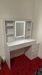 Toaletní stolek VASAGLE s osvětlením LED, nastavitelným jasem, se 6 zásuvkami bez stoličky Fotografie od zákazníka č. 8