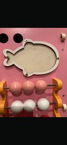 COSTWAY Maison de jeu en bois pour enfants, maison de jeu pédagogique avec jeux sensoriels et espace de rangement, jouet d'apprentissage sensoriel Montessori pour la motricité fine, cube d'activité pour enfants à partir de 3 ans (Rose) Photo du client 2
