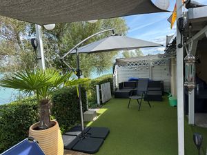 Deuline® Alu 360° drehbare Ampelschirm Ø300cm Sonnenschirm mit Schutzhülle Kurbelschirm UV50+ Gartenschirm Marktschirm Mallorca-Elite 521815 Kunden-Foto 8