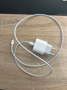 Apple 20W Adapter Schnell Ladegerät + 1m Lightning Kunden-Foto 6