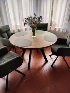 Dekori Runder Ausziehbarer Esstisch für Esszimmer, Wohnzimmer PERO, Loft-Stil, Durchmesser: 110 / 160 cm, Farbe: Eiche Craft Golden / Weiss Kunden-Foto 22