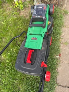 Güde Akku Rasenmäher 320/20-4 20V 4 Ah Akku 32 cm Schnittbreite mit Fangkorb Akkupack und Ladegerät 95850 Kunden-Foto 3