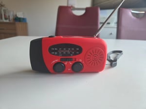 Solar radio,Selbstbetriebenes Kurbelradio mit LED-Taschenlampe,Notfallradio AM/FM Wetter Wind Up Radio, Handkurbel-Dynamo für Notladung von Smartphone Kunden-Foto 1