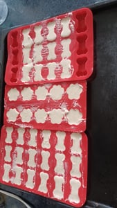 5x Silikon Backform Knochen Pfoten Hundekekse Hundeleckerlis Hundeeis Eisform für Hunde Kunden-Foto 2
