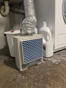 VEVOR Set di sfiato per asciugatrice 3 in 1 per uso interno, materiale ABS con cassetto dell'acqua, adatto a un attacco di uscita da 99 mm, cofano di aspirazione con avviso di surriscaldamento e 4 pastiglie per la pulizia Foto del cliente 1