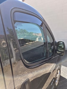 Set di 2 deflettori per Renault TRAFIC X82, Opel VIVARO X82, Fiat TALENTO, Nissan NV300 Foto del cliente 1