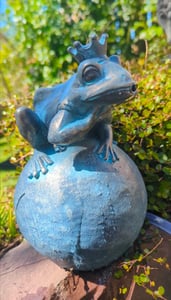 Seehund Wasserspeier solarbetrieben – Teichfigur mit Solarpumpe & Wasserspiel – Gartendeko aus Polyresin in Bronze-Optik – 30 × 23 × 20 cm – Solarteichfigur für Gartenteich & Wasserlauf Kunden-Foto 1