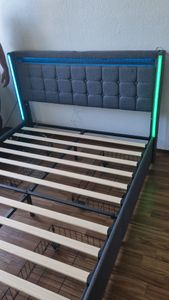 CDGlobal letto imbottito 140x200cm con USB e prese, letto per ragazzi letto matrimoniale con 4 cassetti, letto contenitore letto in legno massiccio con LED/tipo C e rete a doghe, lino, grigio Foto del cliente 1