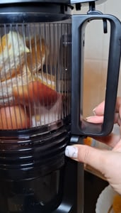 AMZCHEF Entsafter mit 113MM Einfüllöffnung, 1,8 L Slow Juicer, Entsafter für Gemüse und Obst, Leicht zu Reinigen, Silber Kunden-Foto 2