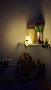 Halloween Geisterstatue Nachtlicht,Niedliche Bücher Geisterleselampe,Halloween-Dekoration,3D-LED-Nachtlicht für Schlafzimmer,Party,Regal (Groß-21cm) Kunden-Foto 14