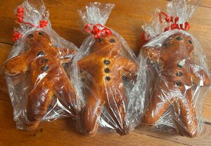 LARES XXL Ausstechform - Lebkuchenmann - ca. 24cm - aus beständigem Weißblech - für festliche Weihnachtskekse Kunden-Foto 1
