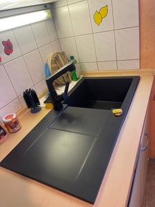 Žulový drez – kuchynský drez – rozmery 86 x 43,5 cm – farba Moonlight Grey – vstavaný drez – vysoká kvalita, odolný proti poškriabaniu, moderný, so sifónom, Cascada 40 Fotografia od zákazníka č. 2