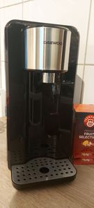 Daewoo Heißwasserspender – 2.5 Liter - 100℃ - BPA-Frei - Wasserkocher - DSWK4AT Kunden-Foto 1