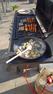 TAINO BASIC 6+1 Gasgrill mit Seitenbrenner 6 Brenner Edelstahl-Brenner Grillwagen BBQ Schwarz Kunden-Foto 1