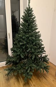 Umelý vianočný stromček COSTWAY 225 cm, jedľa s 1346 PVC ihličkami, kovový stojan a skladací systém, vianočný stromček, umelý vianočný stromček Fotografia od zákazníka č. 10
