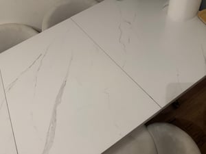 Tribesigns Tavolo da pranzo moderno per 6 persone, tavolo da soggiorno, 160 x 80 x 75 cm, rettangolare, tavolo da cucina, tavolo da pranzo, design moderno, bianco e oro Foto del cliente 2