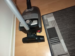 Severin BC 7045, 750 W, Zylinder-Vakuum, Trocken, Staubbeutel, 3 l, HEPA Kunden-Foto 1