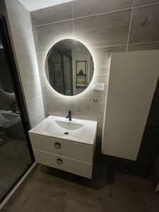 SensaHome - Okrúhle kúpeľňové zrkadlo bez rámu s LED osvetlením - stmievateľné - Nástenné zrkadlo - 60 cm Fotografia od zákazníka č. 4