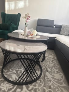 Halmar Runder Couchtisch (2 Stück) Flamingo - grauer Marmor / schwarz Kunden-Foto 2