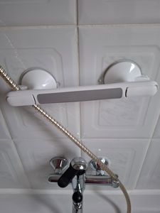 Duschgriff ohne Bohren, Saugnapfgriff, Haltegriff, mit Saugnapf und Farbindikator, Mobile Dusche Saugnapf Haltegriffe für Senioren Halt 110 KG Kunden-Foto 1