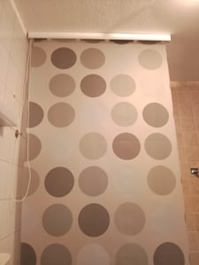 Tenda a rullo per doccia a mezza cassetta 140x240 cm modello Peva Uni bianco Foto del cliente 1
