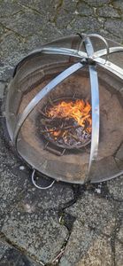 VEVOR Funkenfang für Feuerschalen Ø 914 mm Feuerstellengitter Funkenschutz Edelstahl Funkenhaube 2-mm-Maschenlöcher Feuerschale Funkenschutzhaube Ideal für Feuerstellen Feuerschalen und Kaminen Kunden-Foto 1