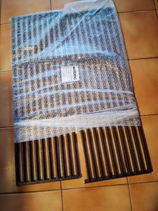 Wiltec Grille BBQ Carrée 67x40 cm en Fonte Barbecue Charbon de bois /à gaz Grillade Cuisson Terrasse Jardin Plancha Viande Légumes Photo du client 2