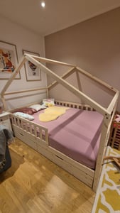 Crazy Pine Hausbett mit Schubladen 140x200 cm – Kinderbett aus Naturholz in Weiß – Bodenbett mit Stauraum und Abnehmbarer Barriere - Crazy House Kunden-Foto 1