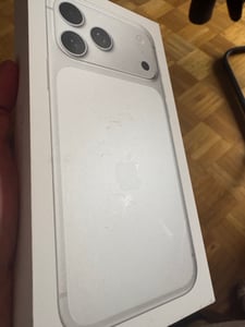 iPhone 17 Pro Max 256GB Silver, 48MP Camera, Long Battery Life Photo du client 7