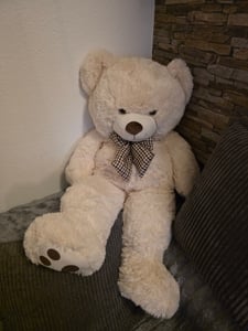 MONZANA® Teddybär L - XXXL 50-175cm Weiches Fell Schleife Tatzendruck Geschenk Plüschtier Kuscheltier Stofftier Riesen Teddy Bär Kunden-Foto 3