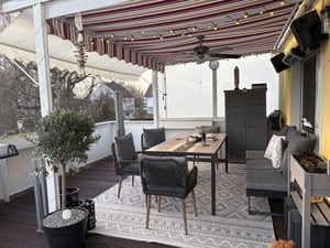 Garten Sitzgruppe für 6 Personen mit WPC Tisch, Sofa, Stühlen – wetterfest – Seilgeflecht – Sitzkissen – Outdoor Lounge - anthrazit/holz Kunden-Foto 2