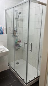 SONNI Eckdusche BxTxH: 80x100x185cm Eckeinstieg Doppel Schiebetüren Dusche Einscheiben-Sicherheitsglas Schnellfreigabefunktion Spritzwasserschutz Kunden-Foto 1