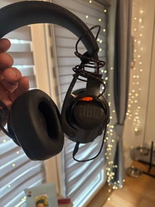JBL Quantum 400, Kabel, Hraní, 20 - 20000 Hz, 274 g, Sluchátka s mikrofonem, Černá Fotografie od zákazníka č. 1