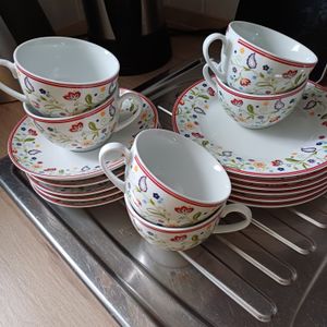 Flirt Kaffeeservice Doppio Shanti 18-teilig mit Blümchenmuster, Porzellan Kunden-Foto 2