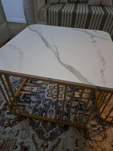 Merax 2er Set Couchtisch mit Marmormuster und Metallrahmen, Beistelltisch hochglänzend, Satztisch Beistelltisch Kaffeetisch, 70x70x45 cm/45x50x36.5 cm Kunden-Foto 1