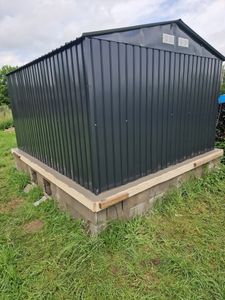 Juskys Metall Gerätehaus M mit Pultdach, Schiebetür & Fundament - 4m³ - Anthrazit Kunden-Foto 3